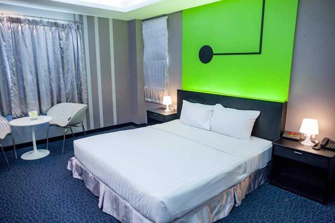 Vasidtee City Hotel Suphan Buri Buitenkant foto