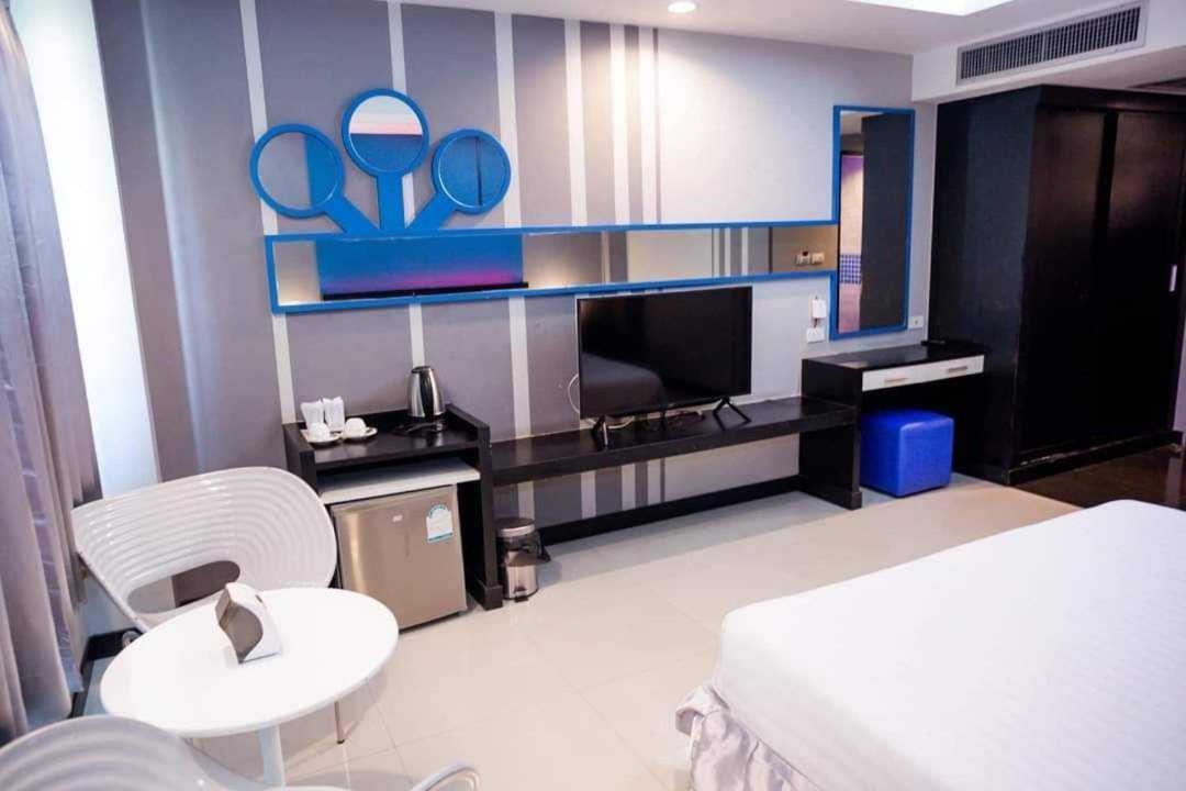Vasidtee City Hotel Suphan Buri Buitenkant foto