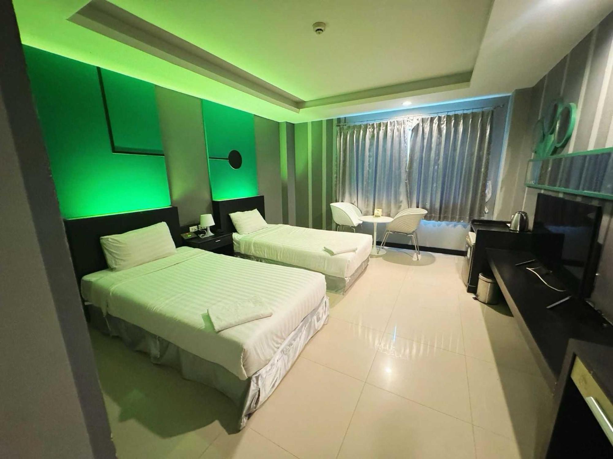 Vasidtee City Hotel Suphan Buri Buitenkant foto