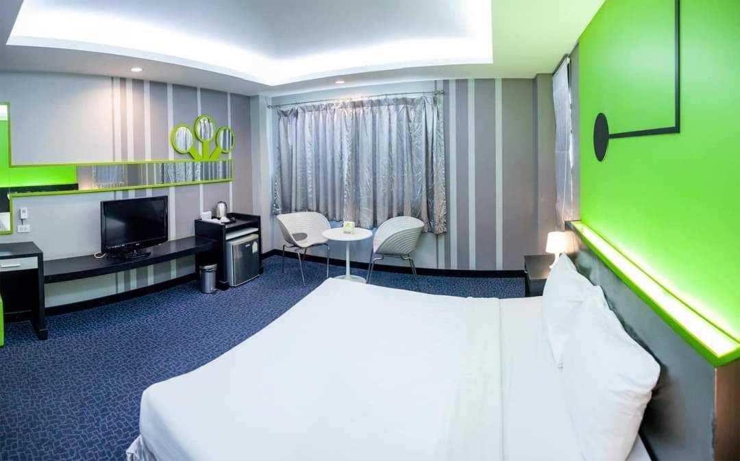 Vasidtee City Hotel Suphan Buri Buitenkant foto