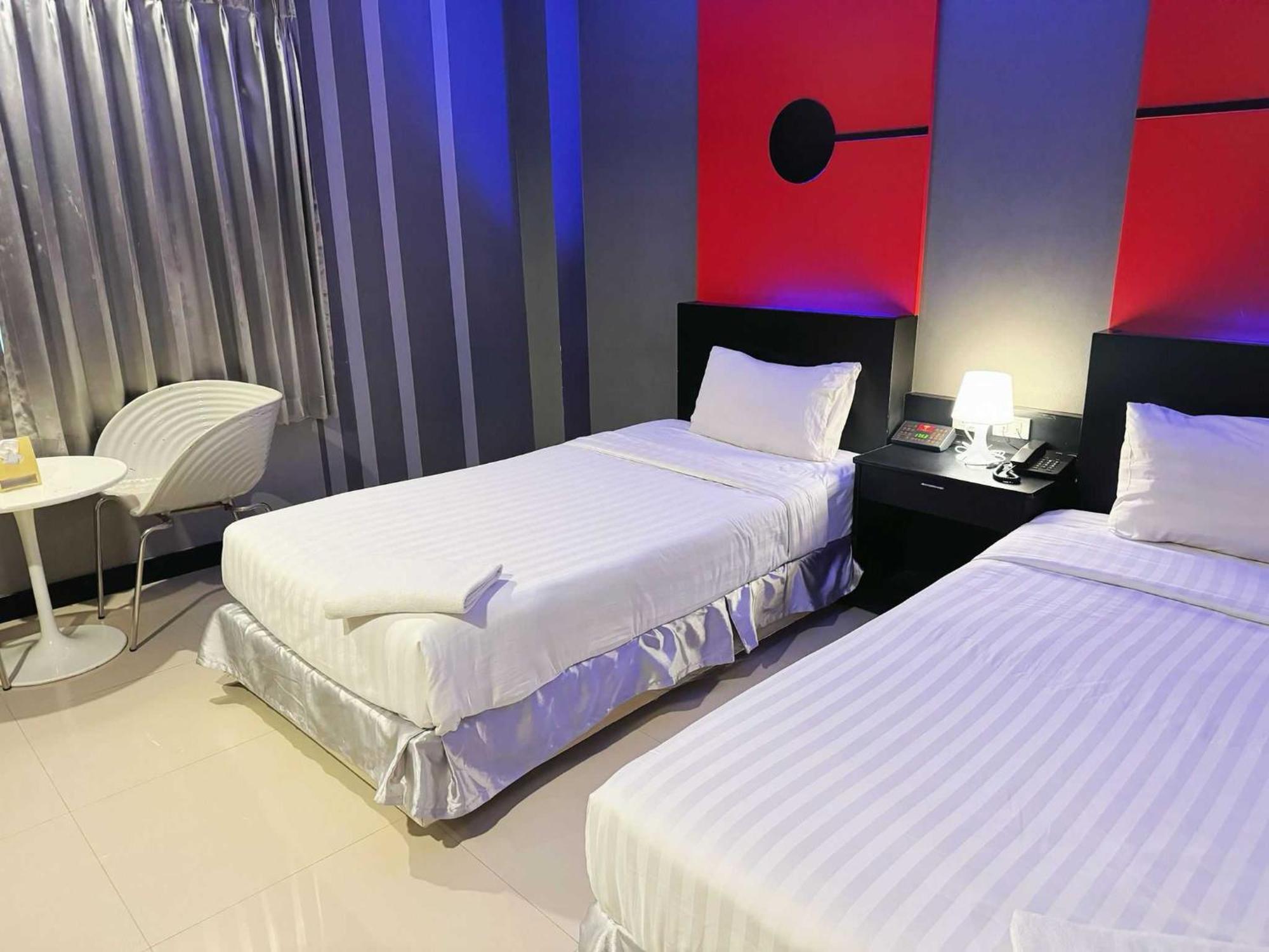 Vasidtee City Hotel Suphan Buri Buitenkant foto