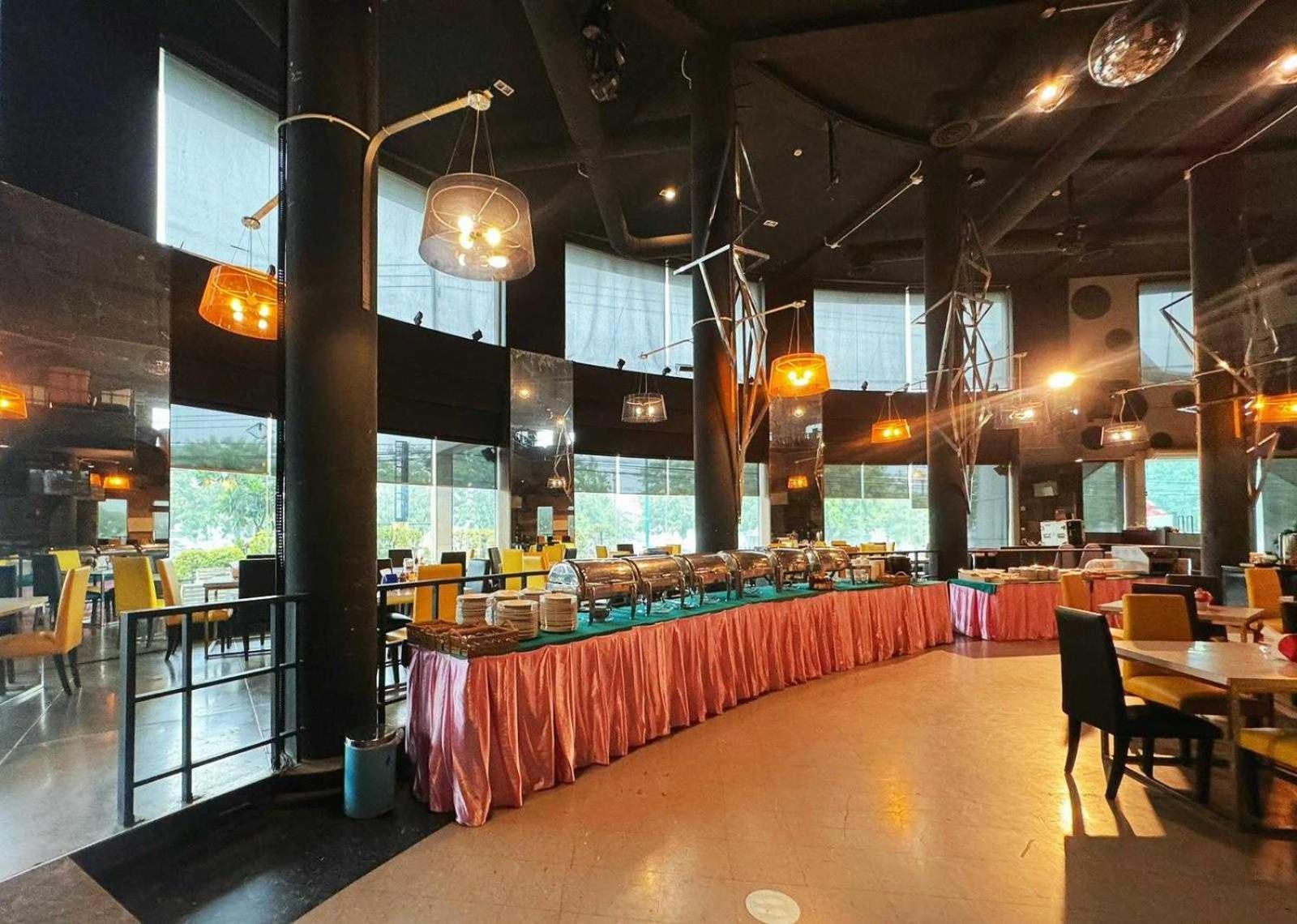 Vasidtee City Hotel Suphan Buri Buitenkant foto