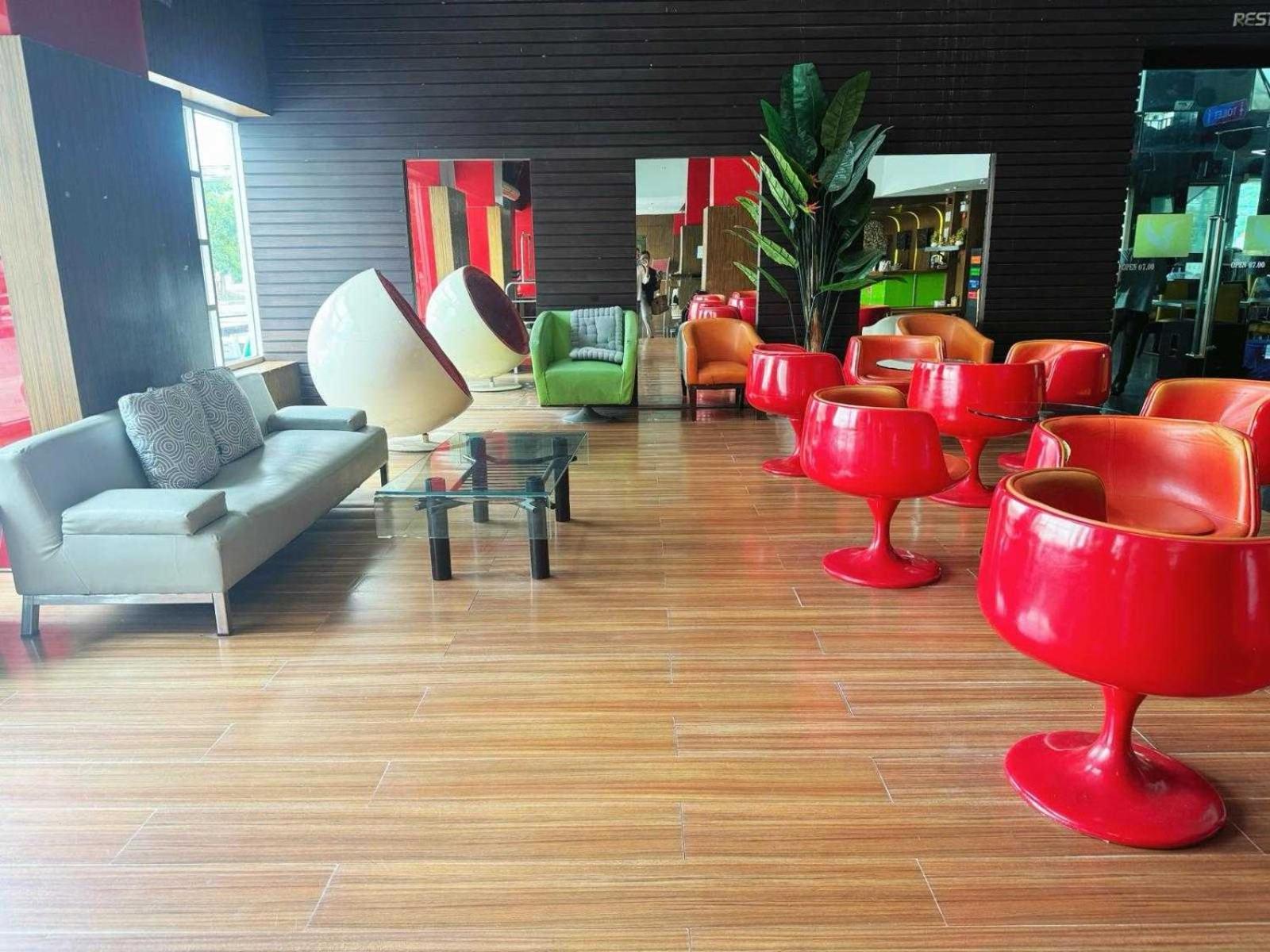 Vasidtee City Hotel Suphan Buri Buitenkant foto