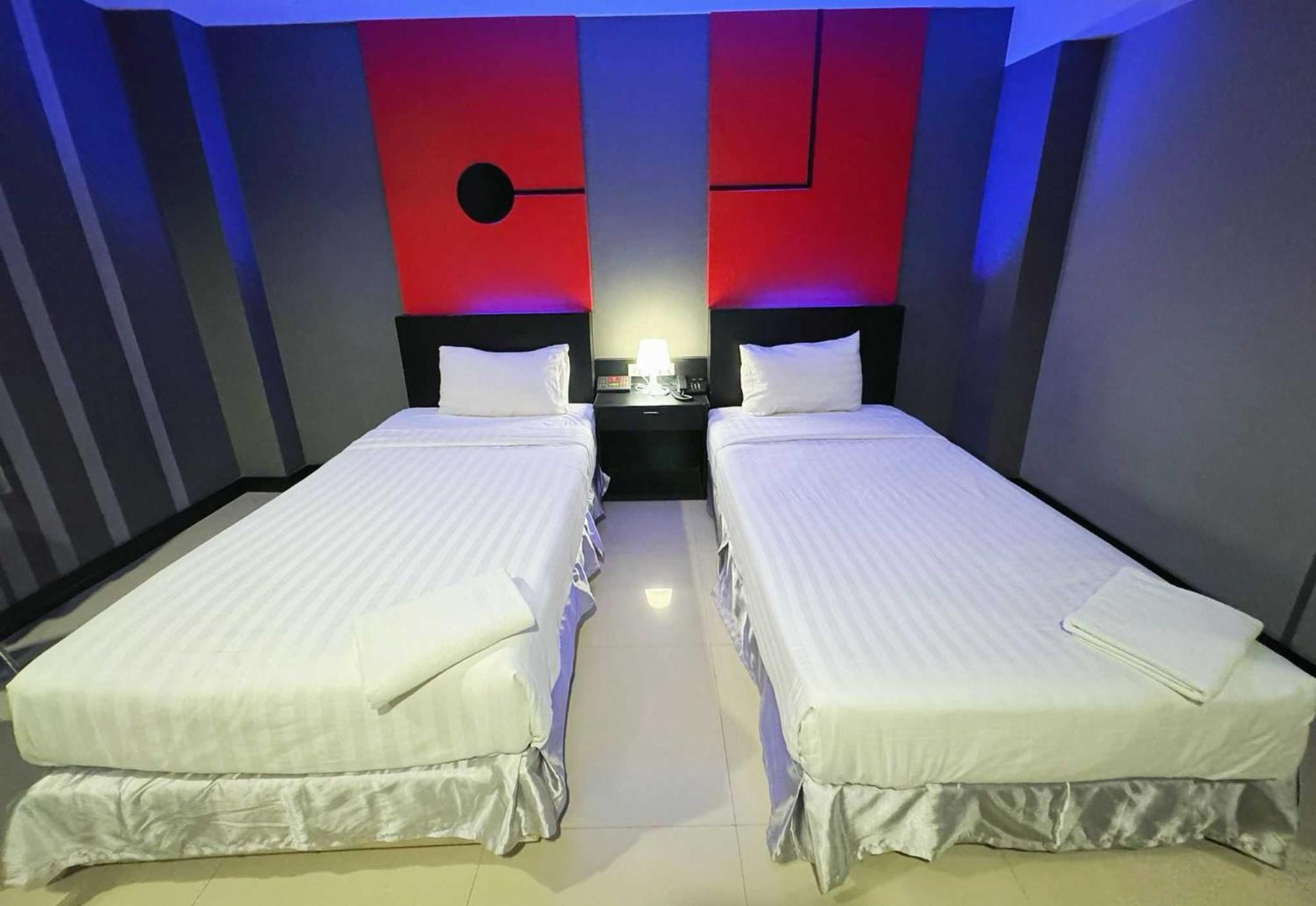 Vasidtee City Hotel Suphan Buri Buitenkant foto