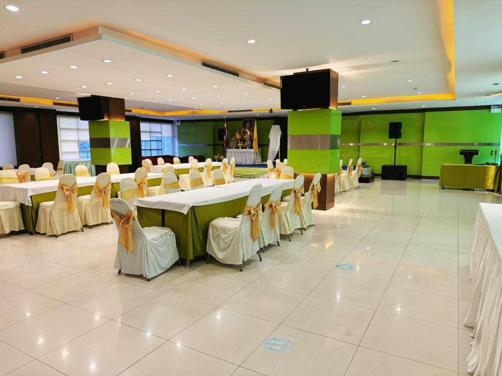 Vasidtee City Hotel Suphan Buri Buitenkant foto