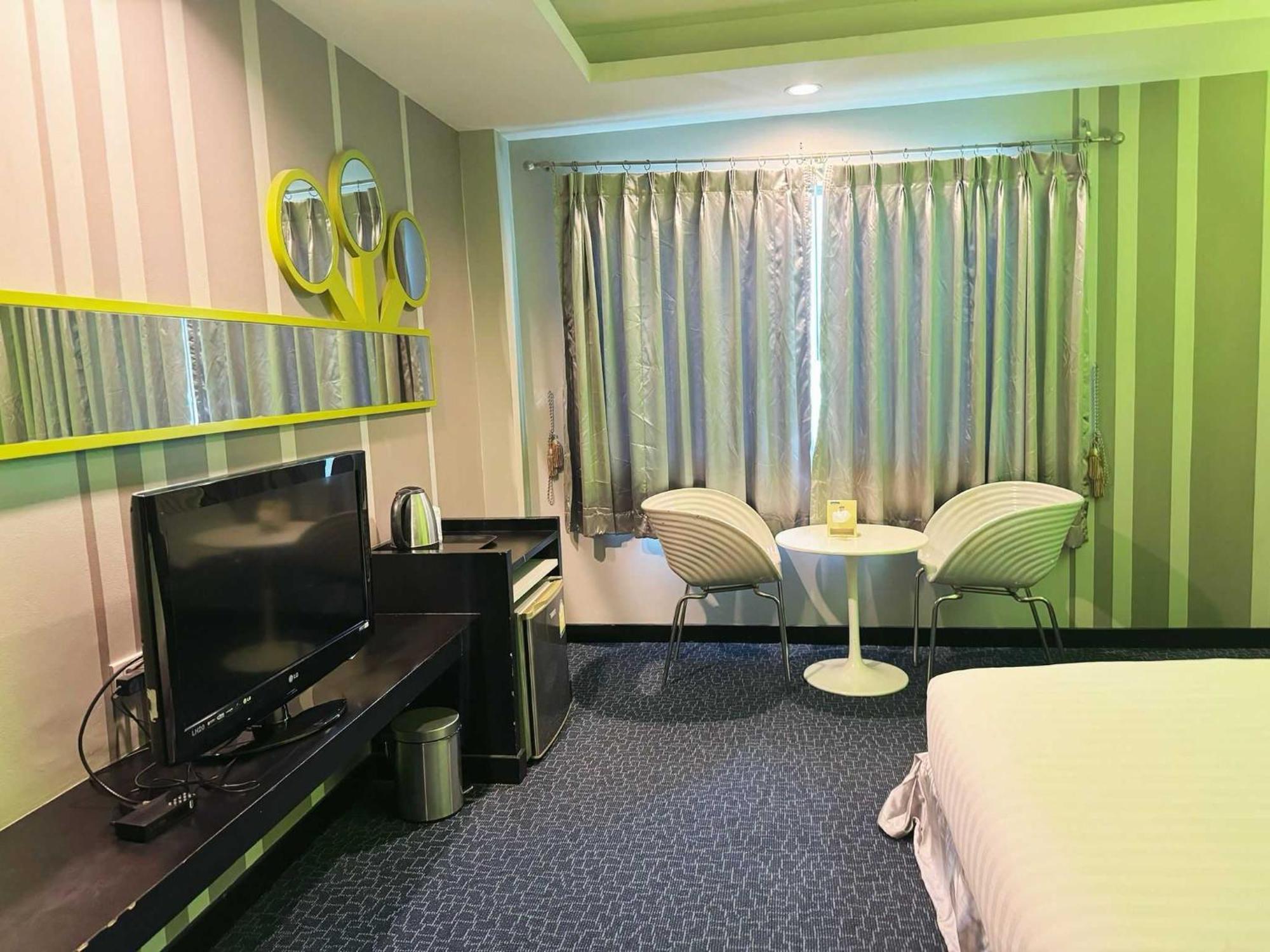 Vasidtee City Hotel Suphan Buri Buitenkant foto