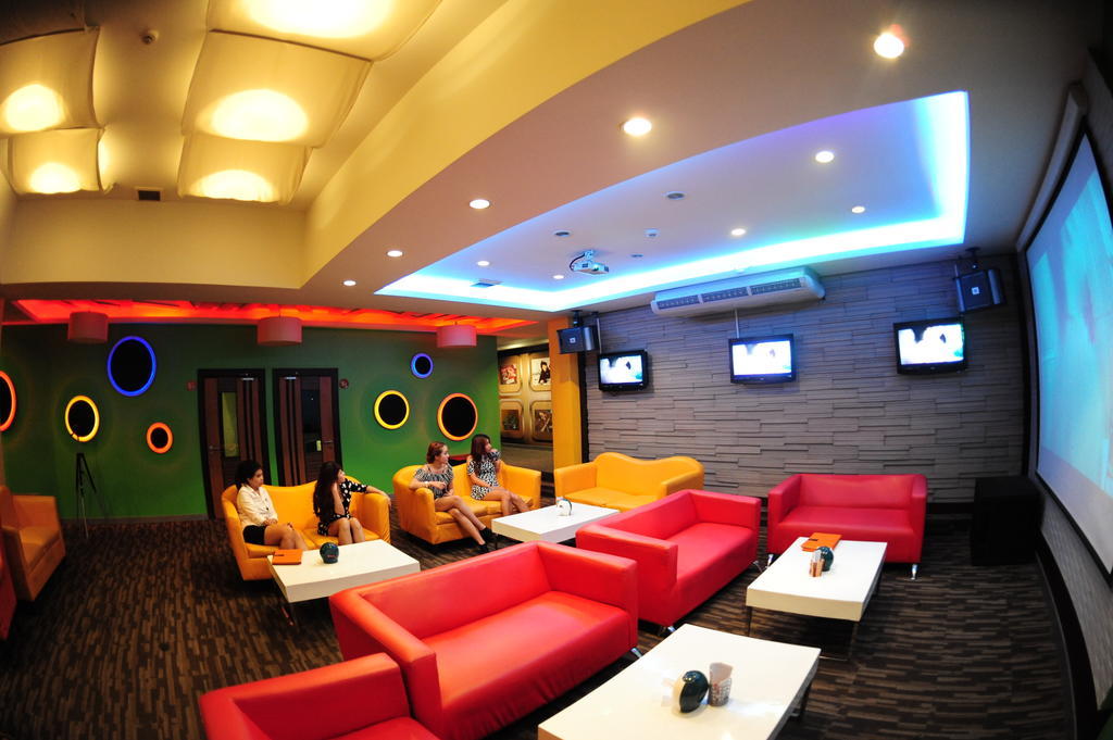 Vasidtee City Hotel Suphan Buri Buitenkant foto